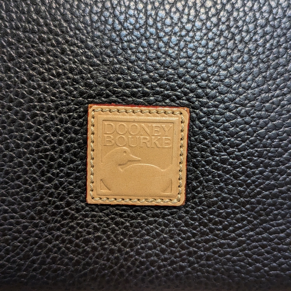 Dooney & Bourke Classic Black and Tan shoulder Bag Vintage - Picture 3 of 9